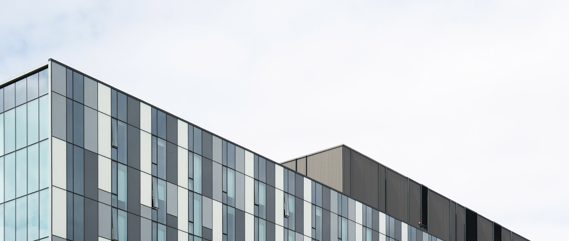 ƾ֤��𳡹ݵ���ƺ�ʹ��������K1�����ڲ�Ʒ��������Խ����а��������������幦Ч�Ժͺ��ڹ���ά���ı�ǮΪ˼��������һ��ƽ����ѡ�ø�������ױ��������ʹ����Ȼ��˸������������ˮ���©��ʱ�̼���������ˬ����ζ��